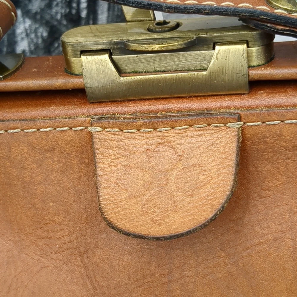 Patricia Nash Brown satchel